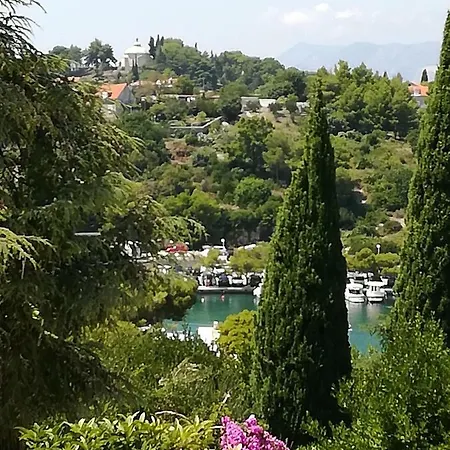 招待所 Soba Mirus 察夫塔特